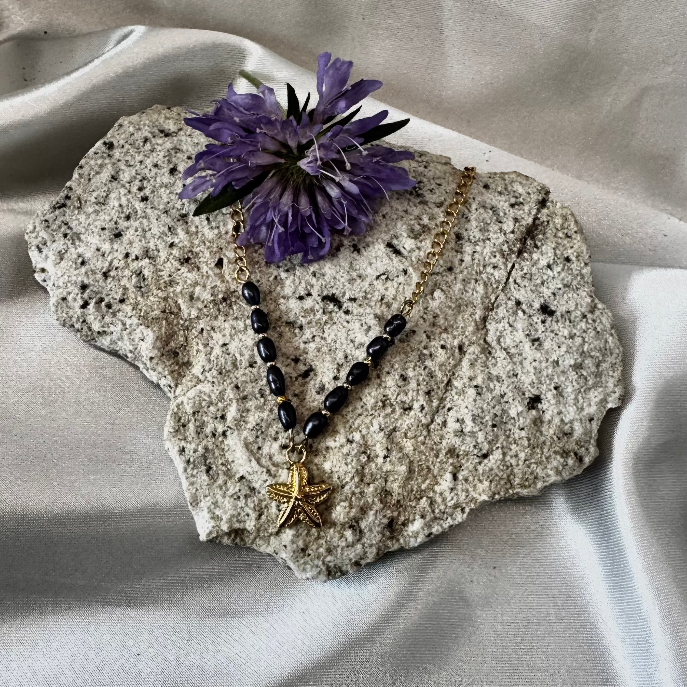 Sainfoin des montagnes – Bijou fait main avec perle d’eau douce EDELYA